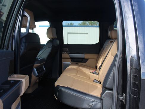 Used 2024 Ford F250 Lariat w/ Chrome Package AWD/4WD image 17