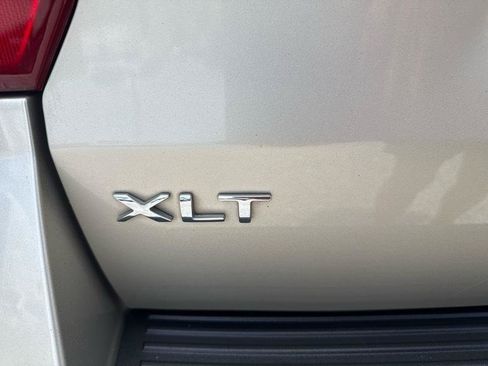 Used 2018 Ford Expedition Max XLT w/ Equipment Group 202A RWD image 17