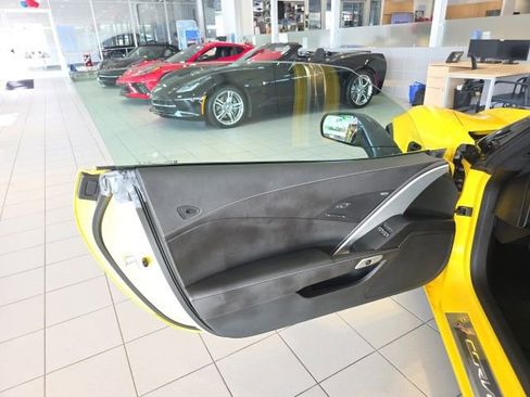Used 2016 Chevrolet Corvette Z06 w/ 3LZ Preferred Equipment Group RWD image 12