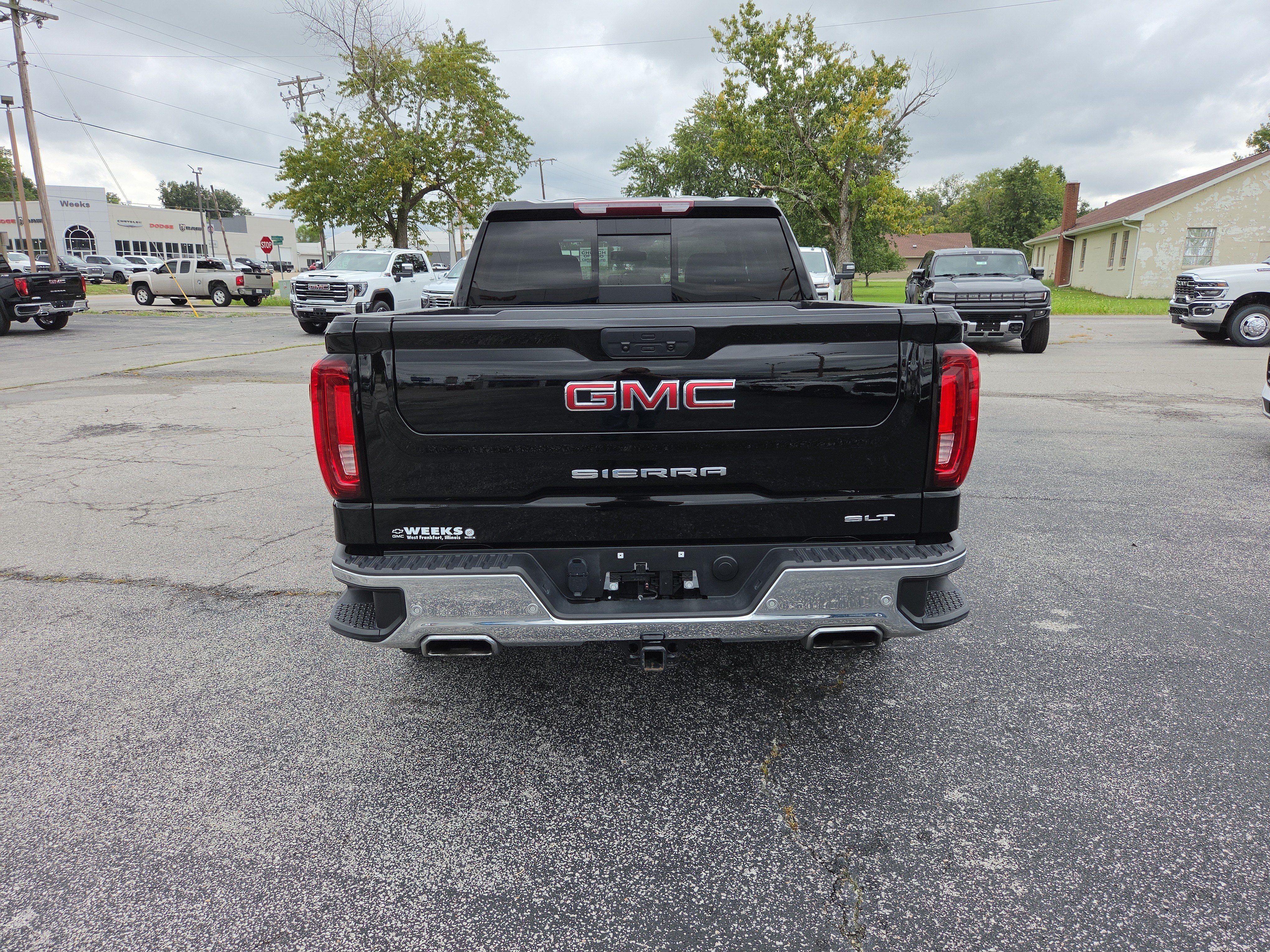 Used 2021 GMC Sierra 1500 SLT w/ SLT Premium Plus Package AWD/4WD image 4