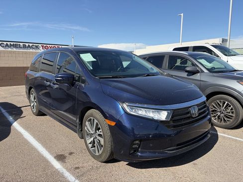 Used 2023 Honda Odyssey Touring image 2