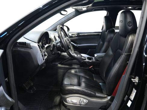 Used 2016 Porsche Cayenne GTS image 31