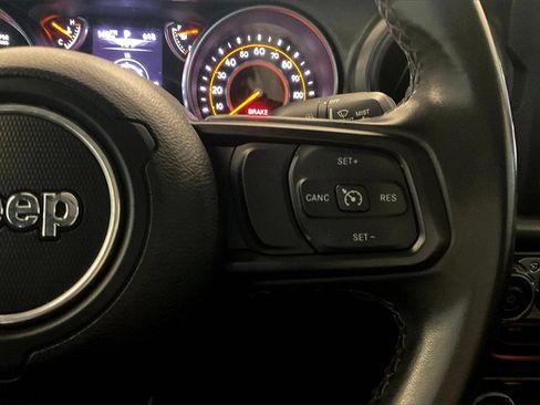 Used 2022 Jeep Gladiator Willys image 20