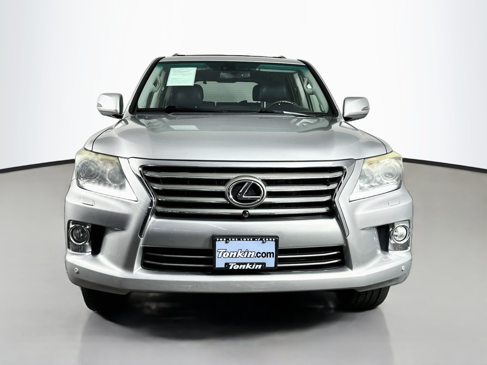 Used 2013 Lexus LX 570 4WD w/ Luxury Pkg image 2