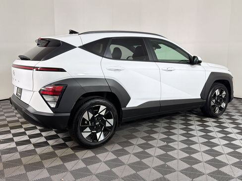 Used 2025 Hyundai Kona SEL FWD image 8