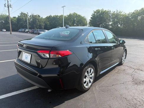 Used 2024 Toyota Corolla LE FWD image 5
