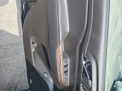 Used 2021 GMC Acadia Denali w/ GMC Pro Grade Package image 34