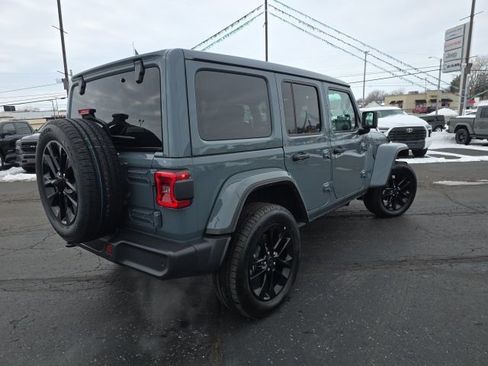 Used 2025 Jeep Wrangler Unlimited Sahara w/ Safety Group image 6