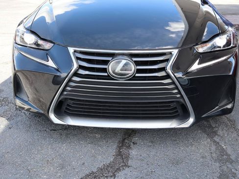 Used 2019 Lexus IS 300 RWD image 34