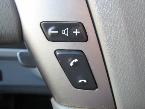 Used 2019 Nissan NV 2500 SV image 25