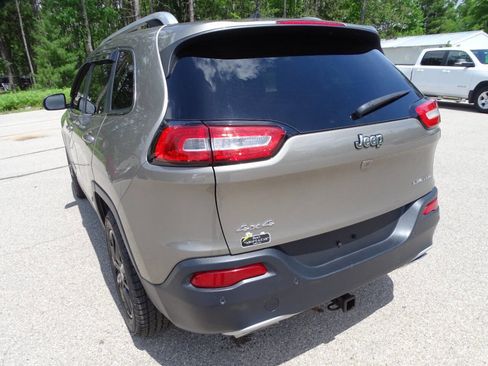 Used 2017 Jeep Cherokee Limited w/ Safetytec Group AWD/4WD image 8