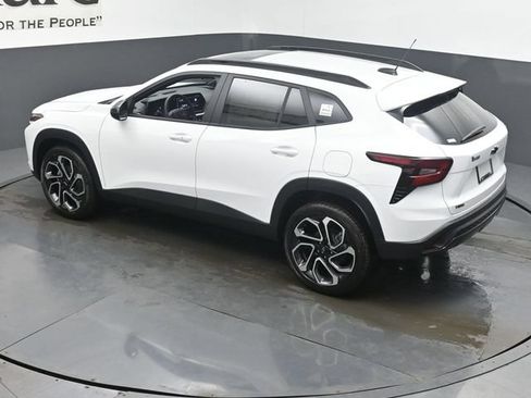 New 2026 Chevrolet Trax RS w/ Sunroof Package FWD image 20