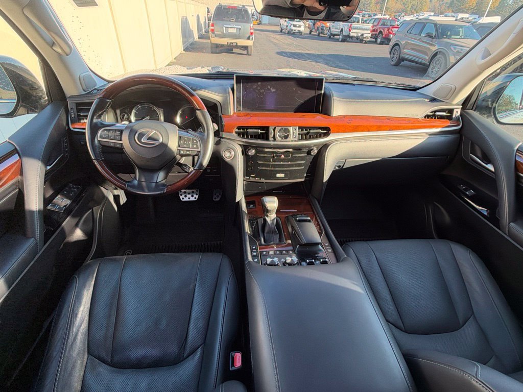 Used 2020 Lexus LX 570 4WD w/ Luxury Package image 10