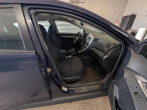 Used 2009 Pontiac Vibe w/ Preferred Package FWD image 24