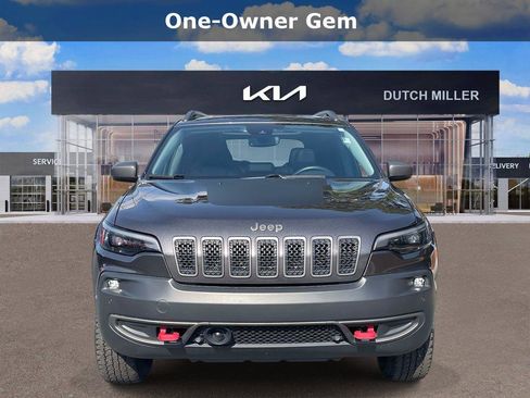 Used 2019 Jeep Cherokee Trailhawk image 2
