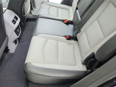 Used 2024 GMC Terrain SLT AWD/4WD image 14