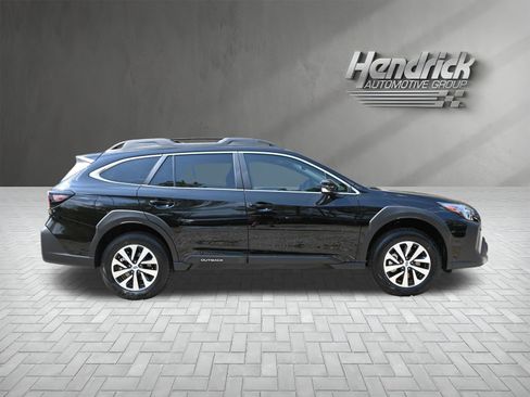 Used 2025 Subaru Outback Premium w/ Popular Package #1A image 10