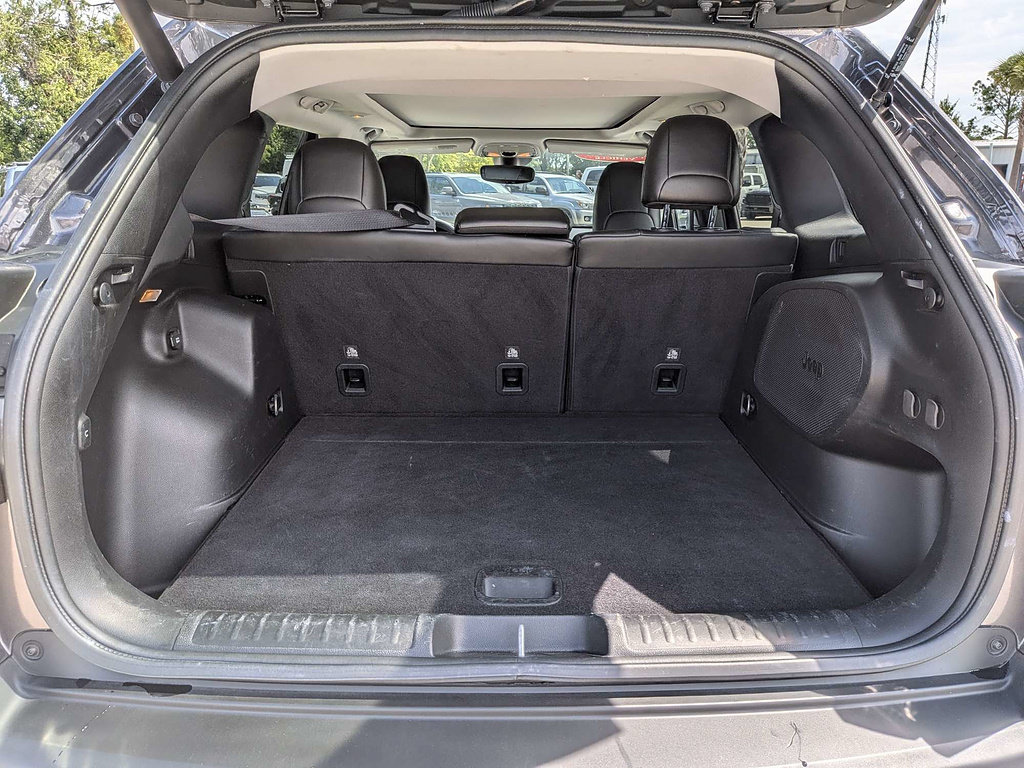 Certified 2022 Jeep Cherokee Limited AWD/4WD image 12