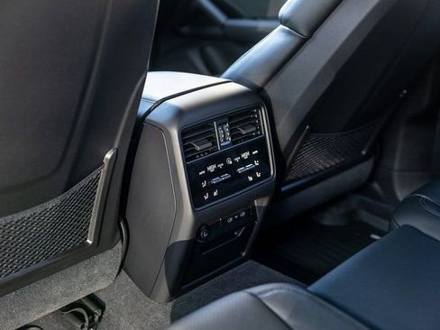 Certified 2026 Porsche Cayenne Coupe image 43