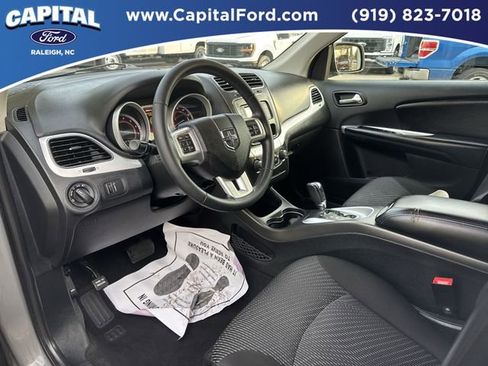 Used 2020 Dodge Journey SE w/ SE Popular Equipment Group image 18