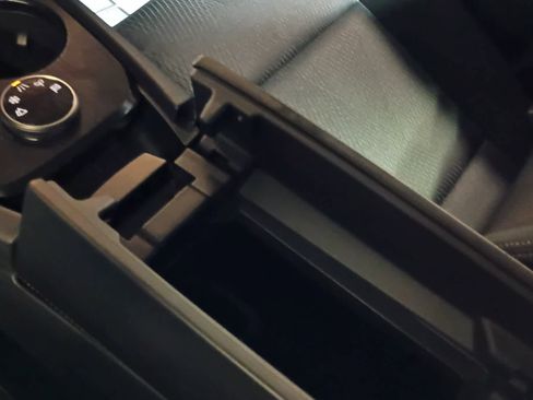 Used 2025 Nissan Rogue SV image 22