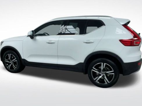 Used 2025 Volvo XC40 B5 Core image 22