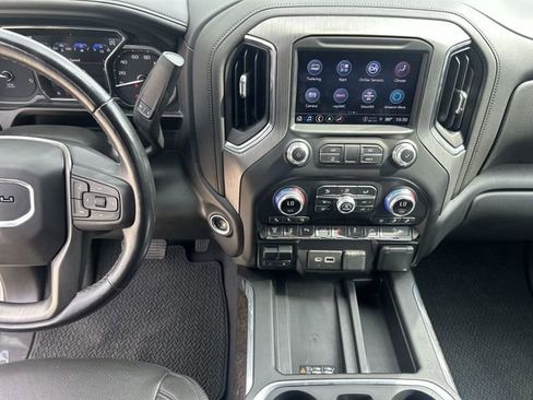 Used 2022 GMC Sierra 2500 Denali w/ Technology Package AWD/4WD image 3