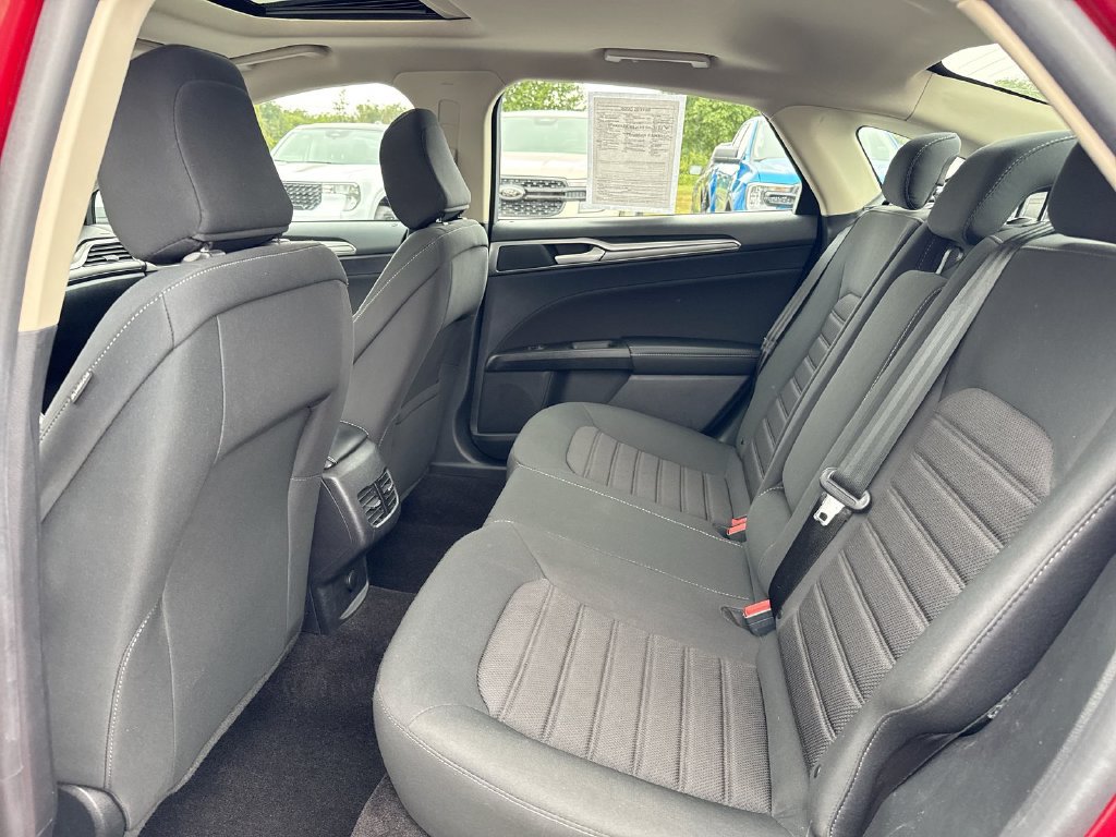 Used 2020 Ford Fusion SE FWD image 24