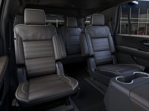 New 2026 GMC Yukon Denali Ultimate w/ LPO, Illumination Package AWD/4WD image 17