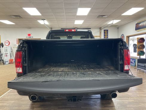 Used 2017 RAM 1500 Express w/ Black Ram 1500 Express Group image 14