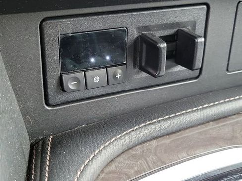 Used 2023 Nissan Armada Platinum w/ Captain's Chairs Package image 30