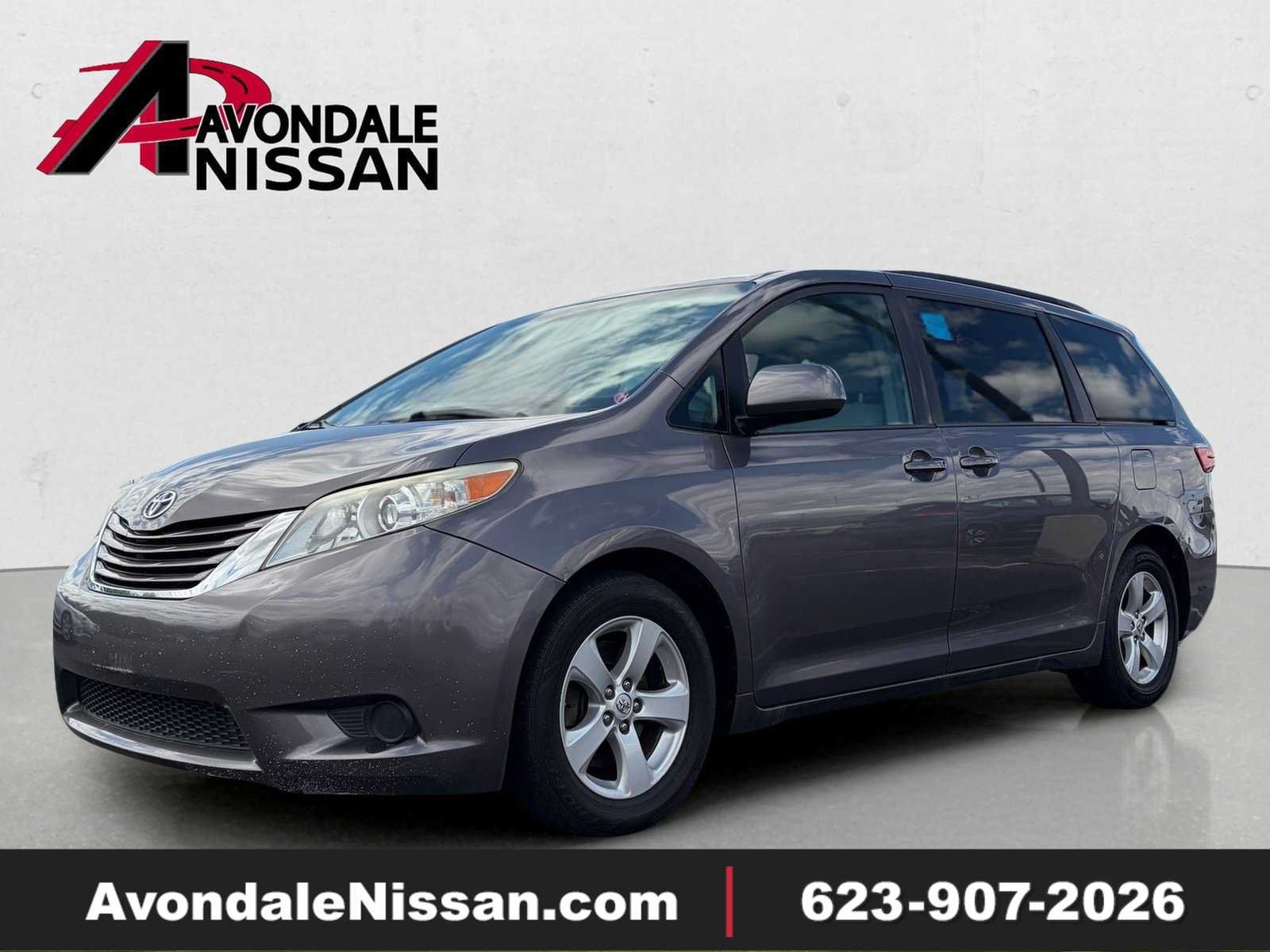 Used 2015 Toyota Sienna LE FWD image 1