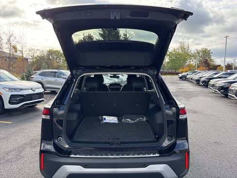 New 2025 Volkswagen Tiguan SE image 6