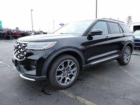 Used 2025 Ford Explorer Platinum w/ Ultimate Package image 8