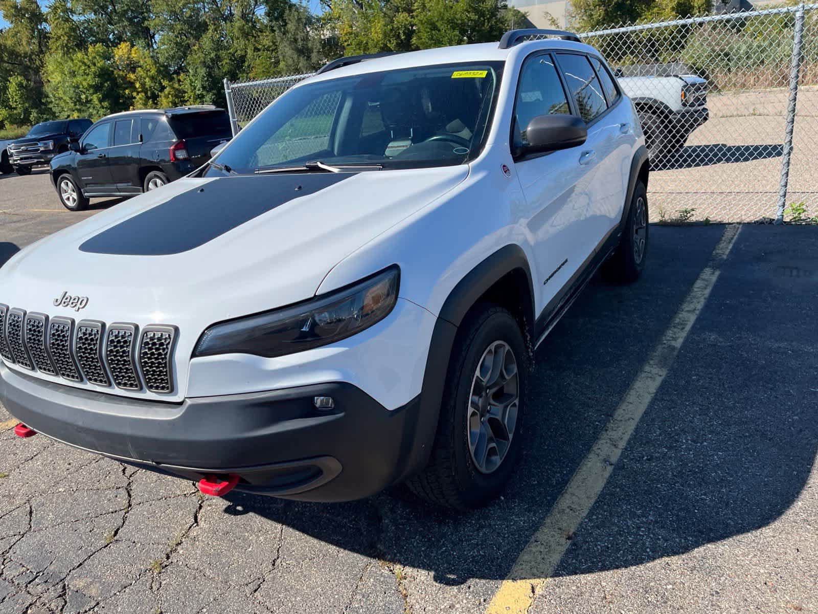 Used 2020 Jeep Cherokee Trailhawk w/ Cold Weather Group AWD/4WD image 5