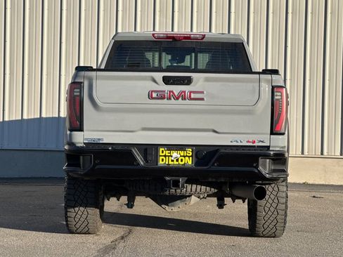 Used 2025 GMC Sierra 2500 AT4X image 5
