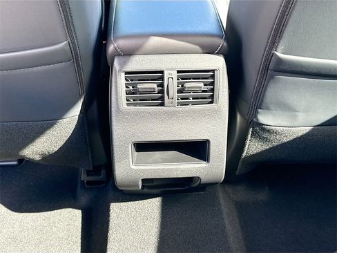 New 2025 Mitsubishi Outlander SE image 27