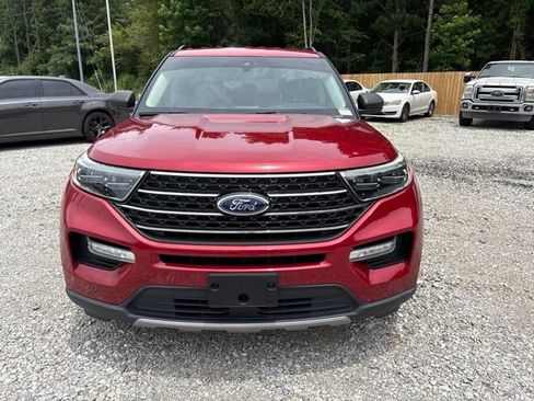 Used 2020 Ford Explorer XLT w/ Equipment Group 202A RWD image 2