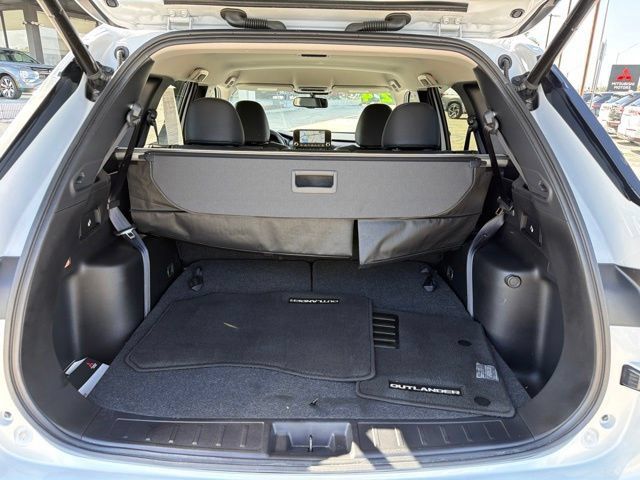 Used 2024 Mitsubishi Outlander SEL FWD image 27