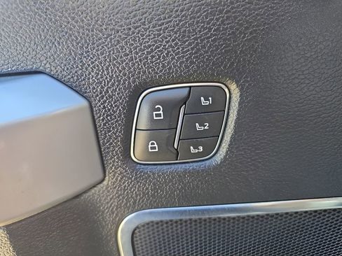 Used 2021 Ford F250 Lariat w/ Lariat Ultimate Package AWD/4WD image 38