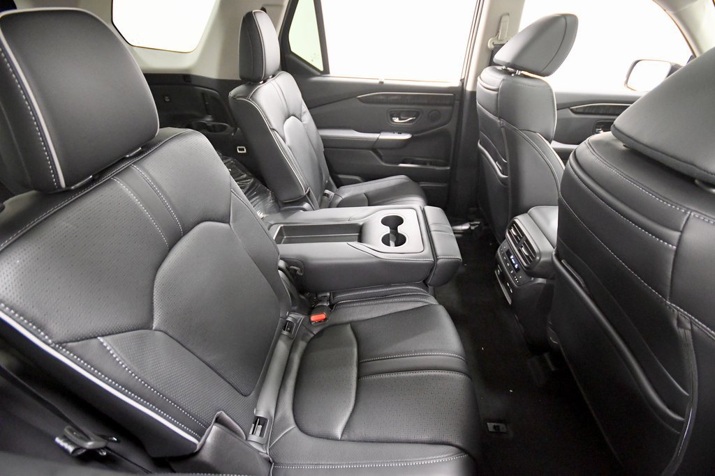 Used 2025 Honda Pilot Elite image 13