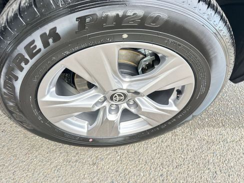 Used 2025 Toyota RAV4 XLE image 30