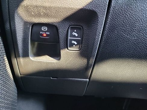 Used 2022 RAM 1500 Limited w/ Body Color Bumper Group image 18