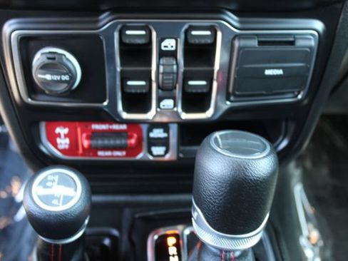 Used 2022 Jeep Gladiator Rubicon AWD/4WD image 38