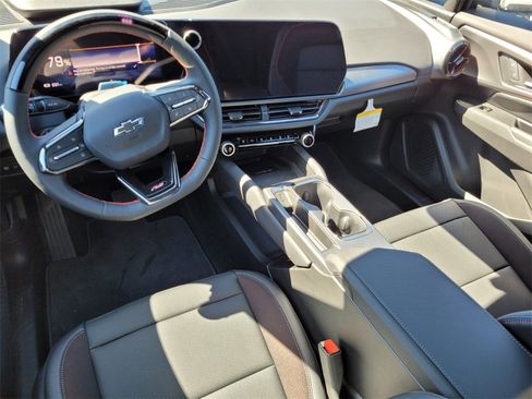 New 2025 Chevrolet Equinox EV RS image 5