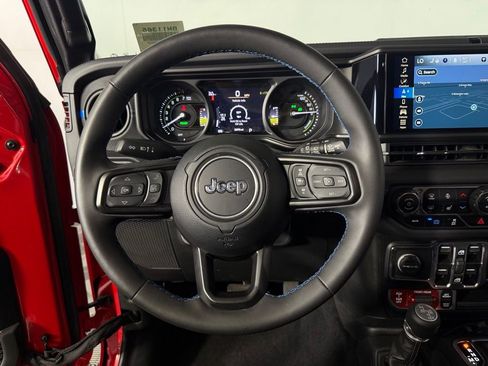 Used 2024 Jeep Wrangler Unlimited Rubicon 4xe AWD/4WD image 17