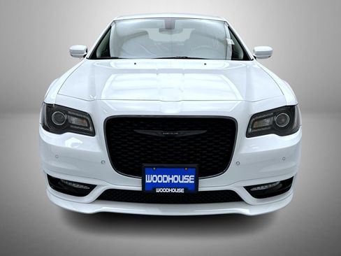 Used 2022 Chrysler 300 Touring L AWD/4WD image 2