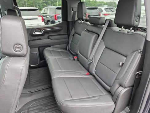 Used 2023 GMC Sierra 1500 SLT w/ SLT Premium Package AWD/4WD image 9