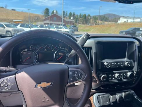 Used 2015 Chevrolet Silverado 1500 LT w/ LT Convenience Package image 16