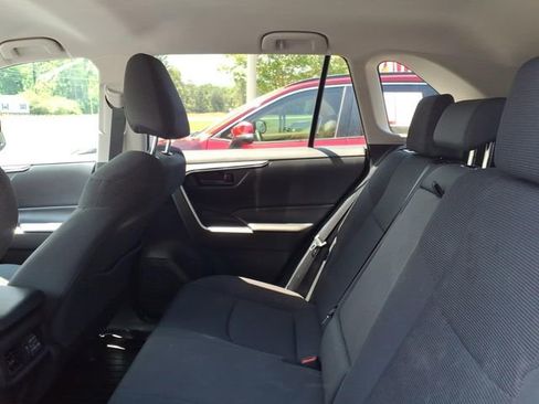Used 2019 Toyota RAV4 LE w/ Carpet Mat Package AWD/4WD image 7